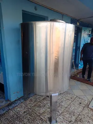 Stainless Steel Tanks – (Durable Hygienic) 2000l