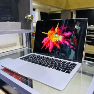 Laptop Apple MacBook Pro 2017 8GB Intel Core I5 SSD 256GB
