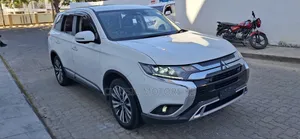 Mitsubishi Outlander SEL AWC 2019 White
