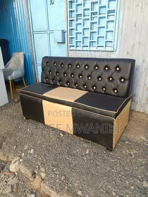 3 Seater Waiting, Black and Gold 