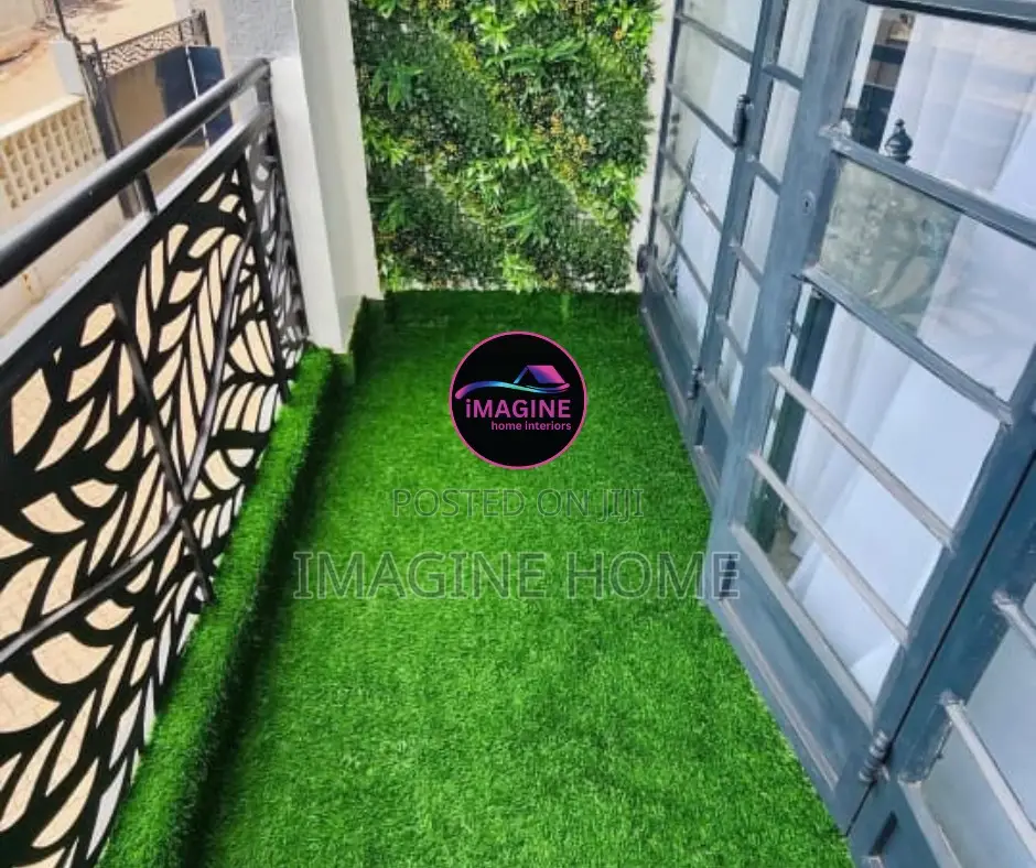Wall Hedges Balcony Wall With Grass Carpet