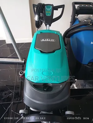Automatic Floor Scrubber/ Carpet Cleaner