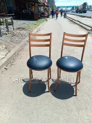 Flat Chair for Restaurant Black and Gold