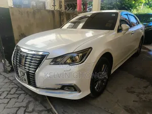 Toyota Crown 2016 White