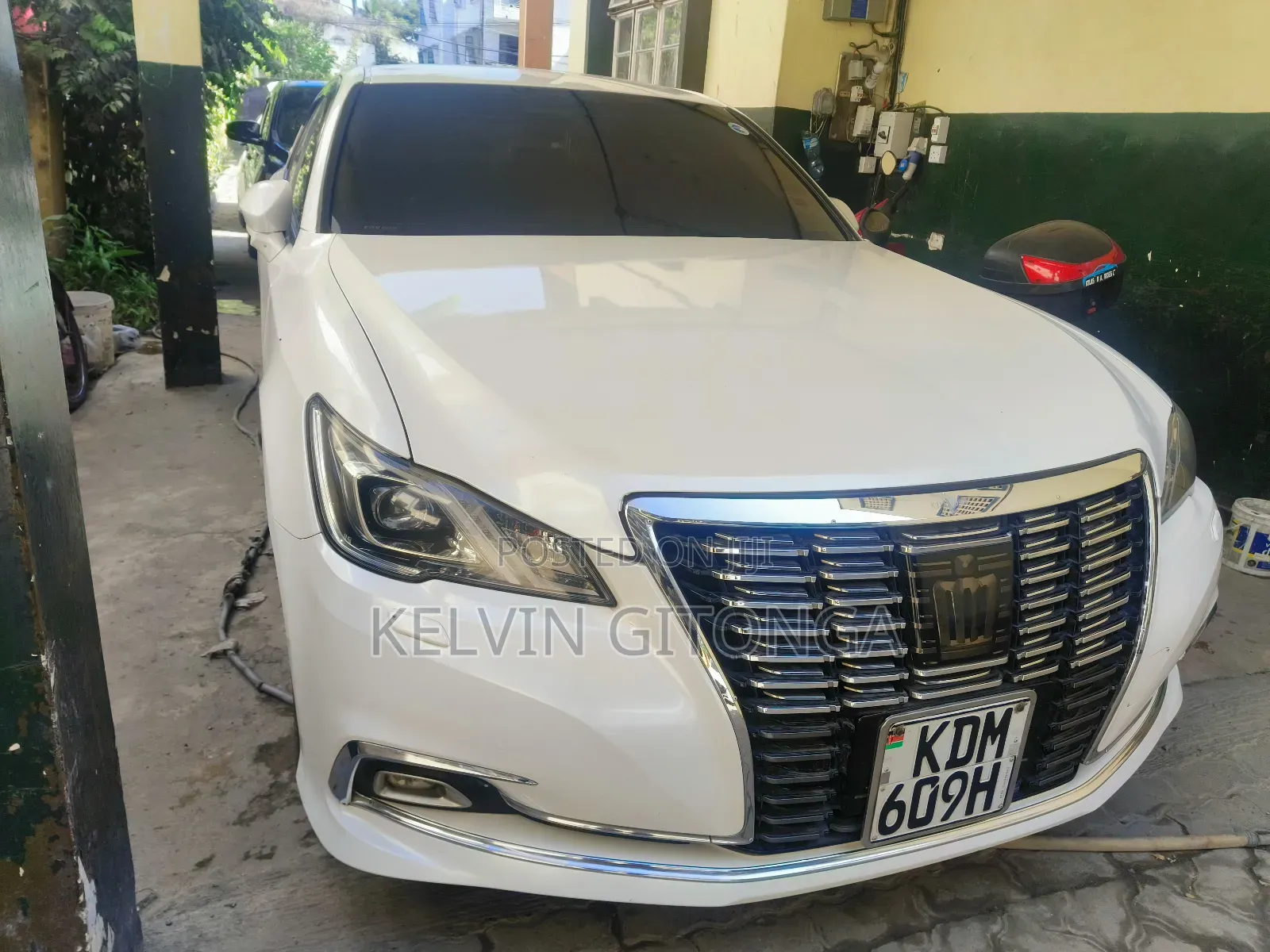 Toyota Crown 2016 White