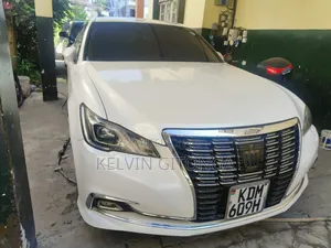 Toyota Crown 2016 White