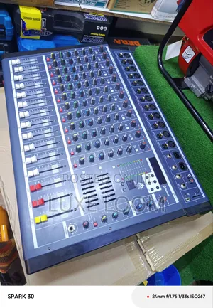 Powered Mixer 12channel