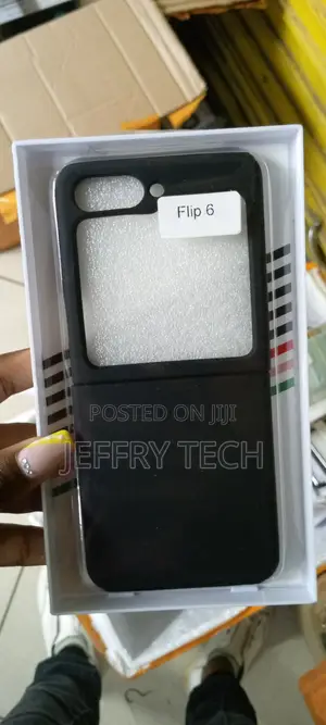 Silicone Case for Samsung Galaxy Z Flip 6 - Black