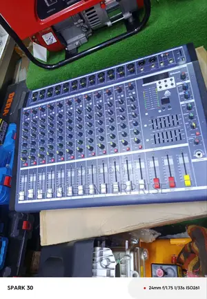 Powered Mixer 12channel