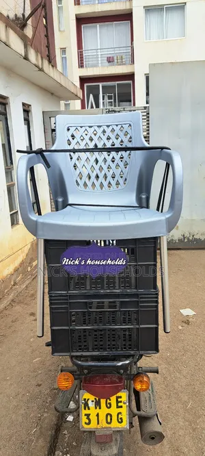 Plastic Chairs With Arms and Metal Legs