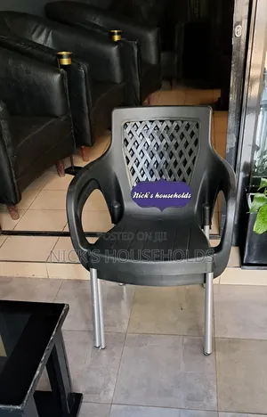 Plastic Chairs Bulk With Arms