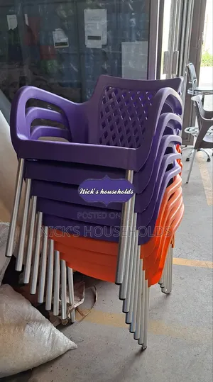Plastic Chair With Heavy Duty Metal Legs