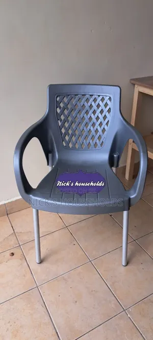 Silver Plastic Chairs With Metal Tubing Leg