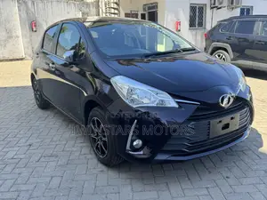 Toyota Vitz 1.0 FWD 5dr 2019 Burgundy