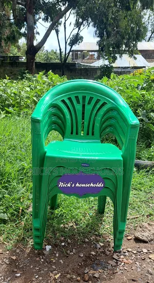 Plastic Chairs With Arms