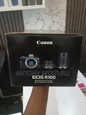 Canon Eos R100 Mirrorless 18-45mm+ 55-210 Mm Zoom Lenses