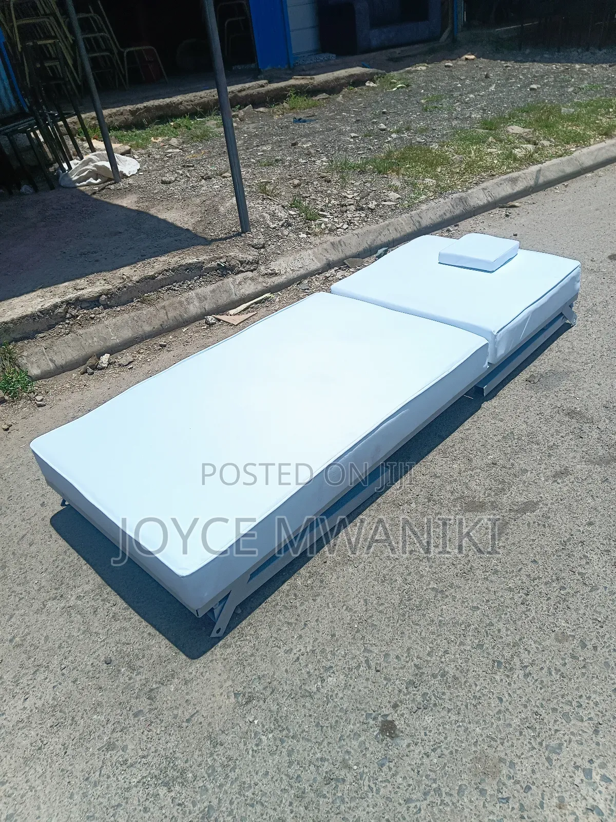 White Foldable Massage Bed