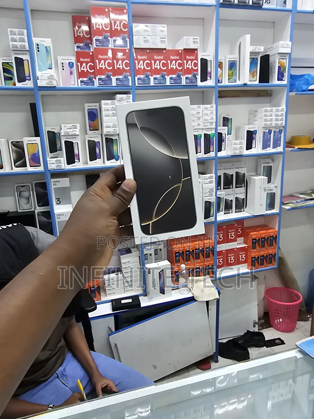 New Apple iPhone 16 Pro Max 256 GB Black