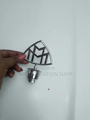 Maybach Bonnet Stand Vip Hood Logo