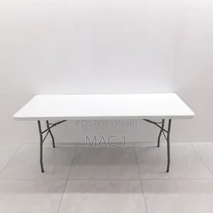Strong Foldable Table in Plastic Length 1.2m