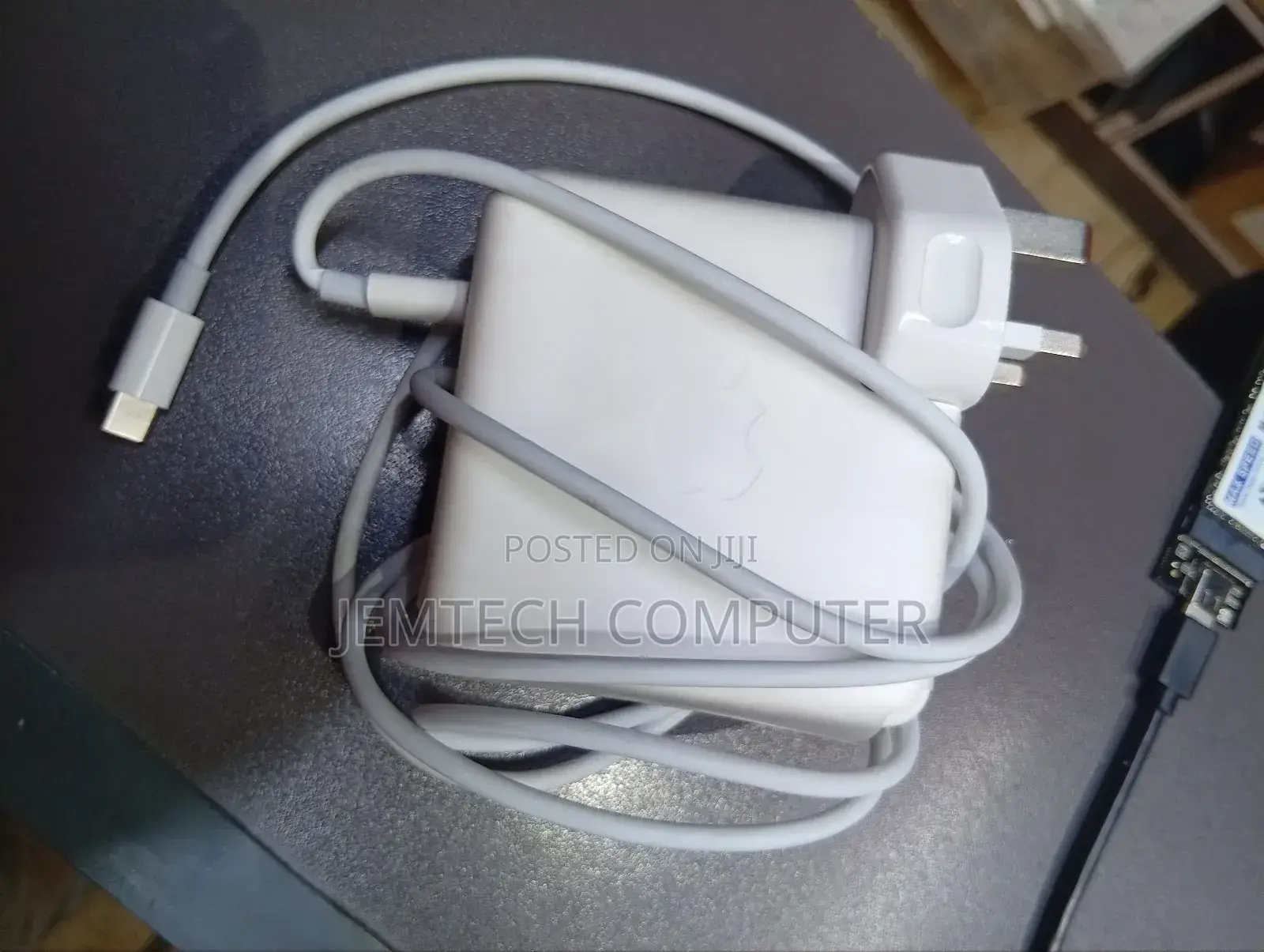 Apple 96w Usb-C Power Adapter (Mx0j2b/A)