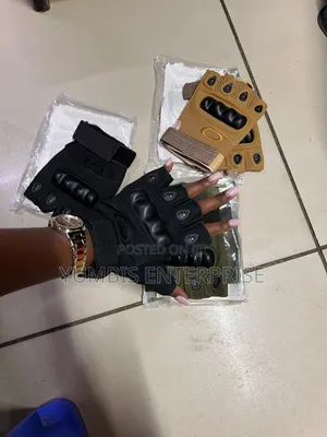 Black _Training _Gym_gloves at 600 KSH Only