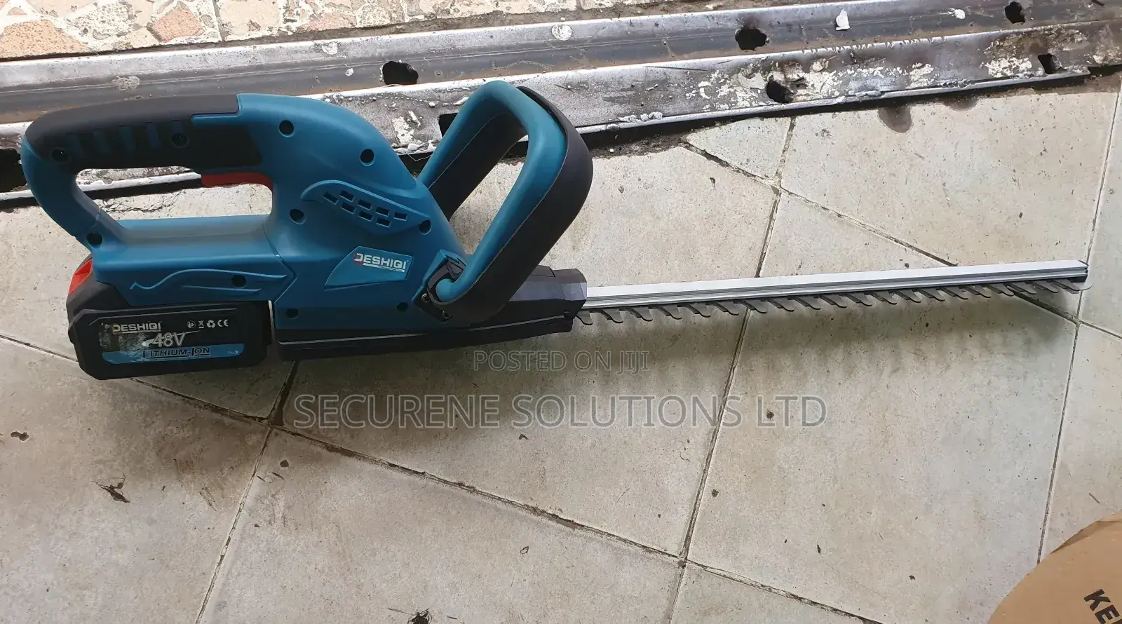 Hedge Trimmer With "48v