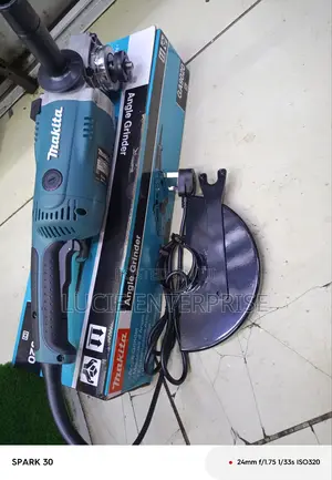 Makita Angle Grinder/ Angle Grinder