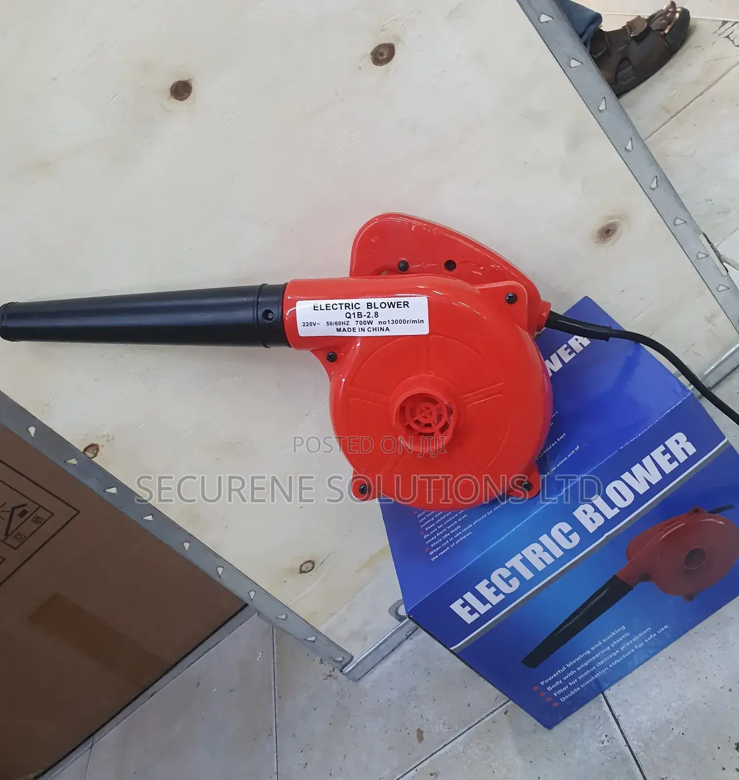 The QLB-2.8 700w Electric Blower