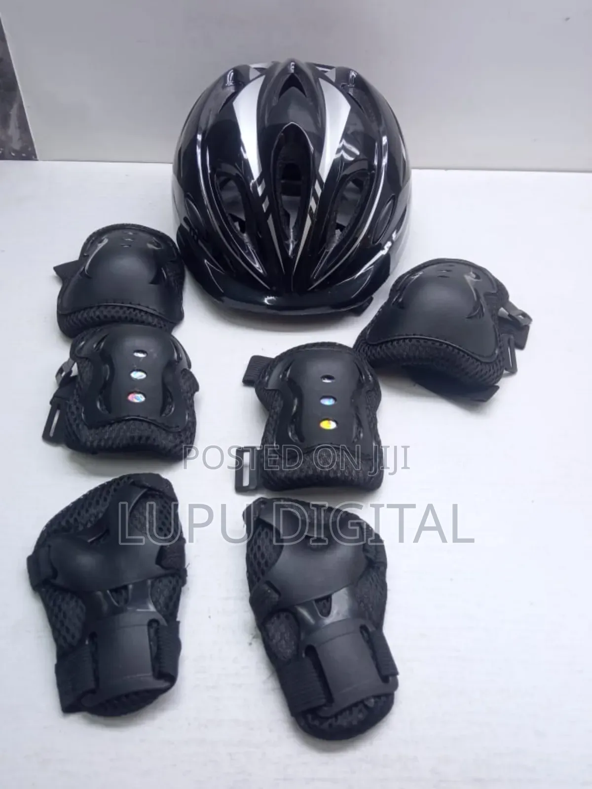 7 in 1 Protective Gears Hard Helmet + Guard