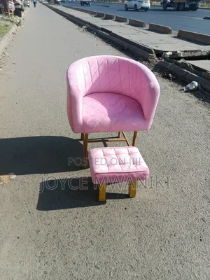 Pedicure Seat and a Pouf, Baby Pink 