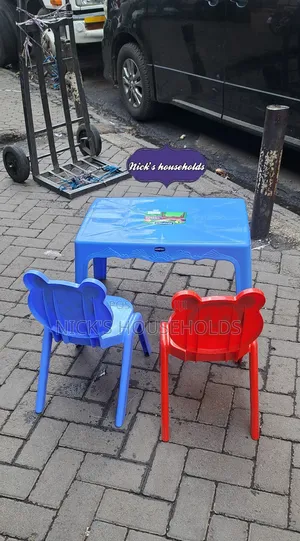 Blue Kids Plastic Table With Children Plastic Chairs