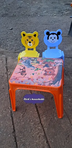 Square Kids Plastic Table With Plastic Chairs