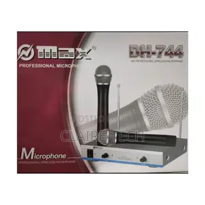 Max 744 VHF Professional Wireless Microphone Set