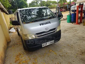 Toyota HiAce 2011 Silver