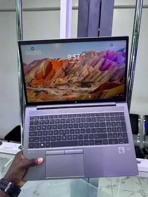 Laptop HP ZBook Firefly 15 G7 16GB Intel Core I7 SSD 512GB