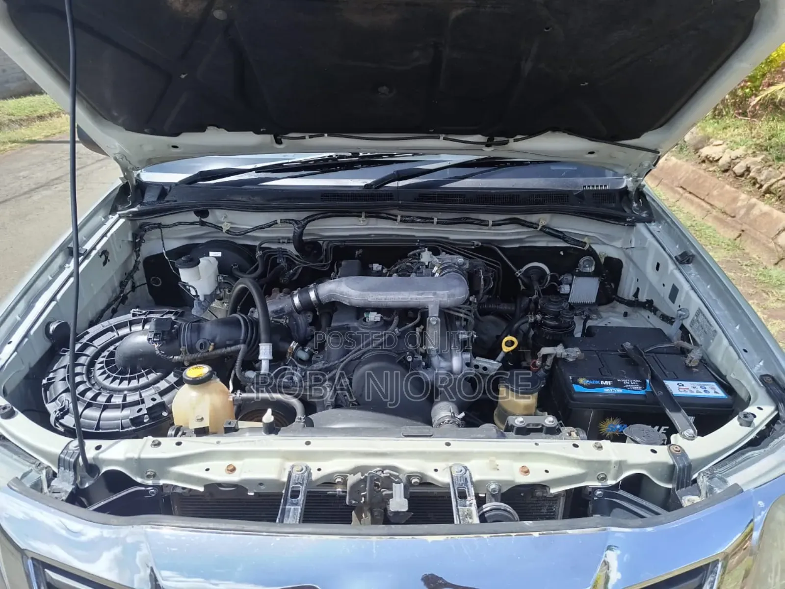 Toyota Hilux 2.5 D-4D SRX 2012 Silver