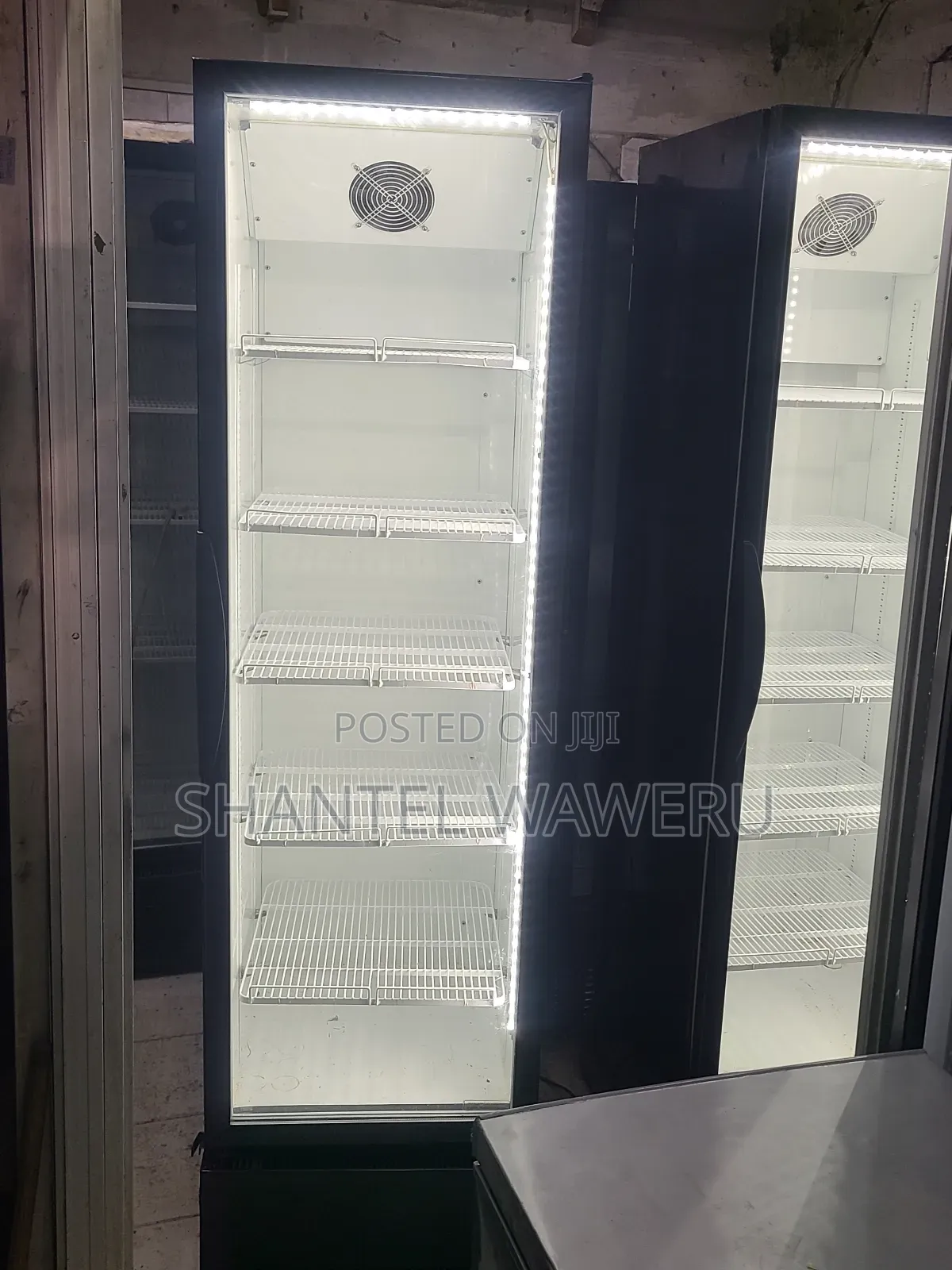 Selling Glass Fridge 500litres ( Display Fridge)