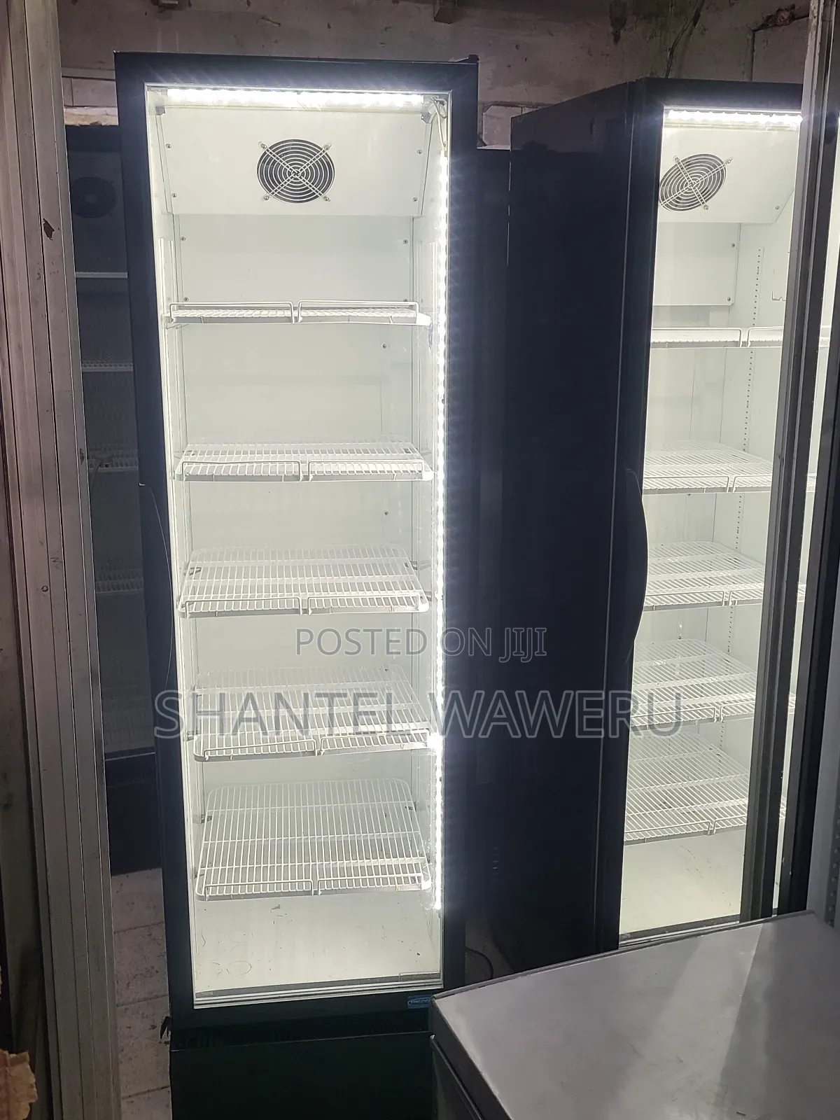 Selling Glass Fridge 500litres ( Display Fridge)