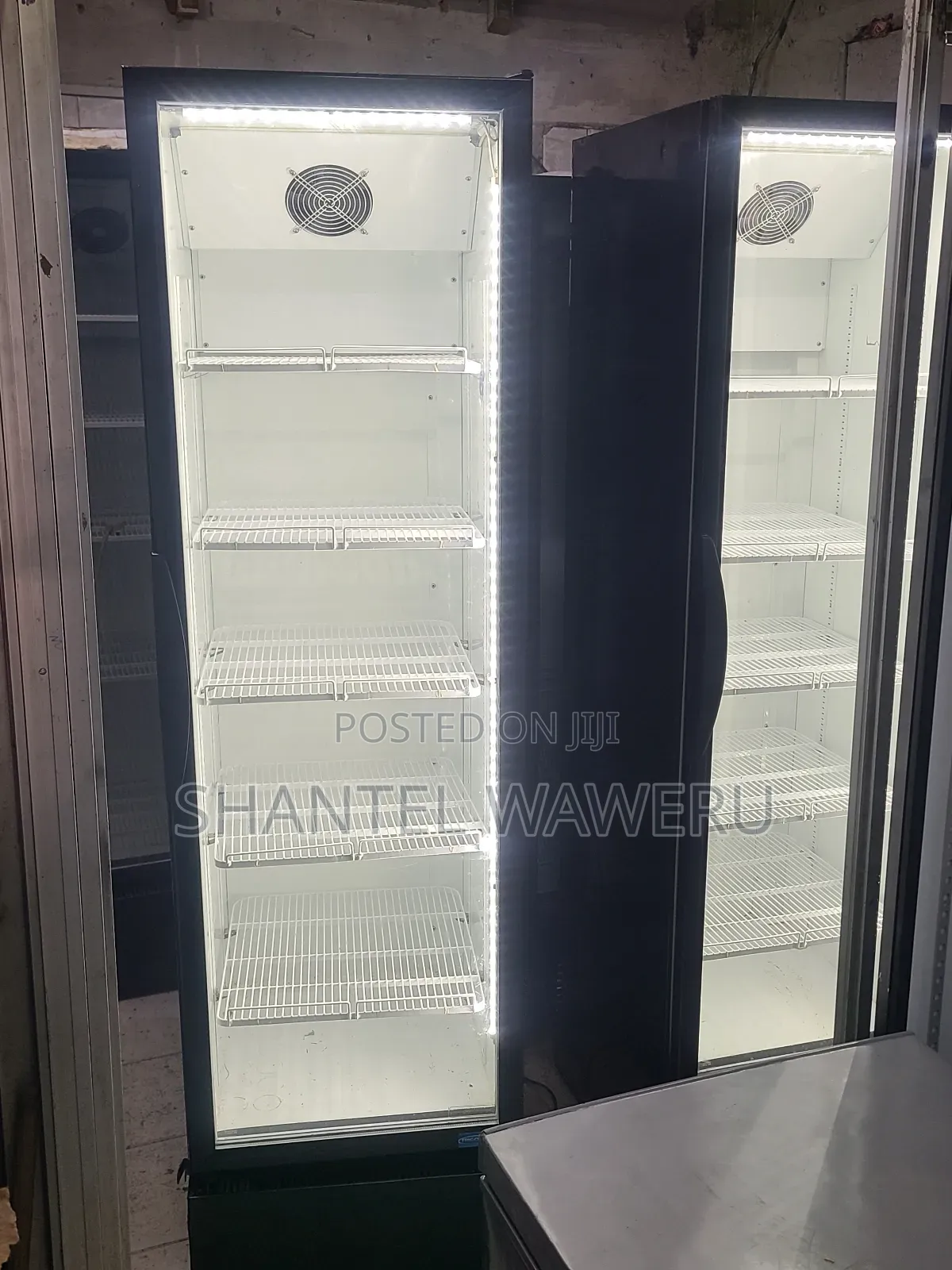Selling Glass Fridge 500litres ( Display Fridge)