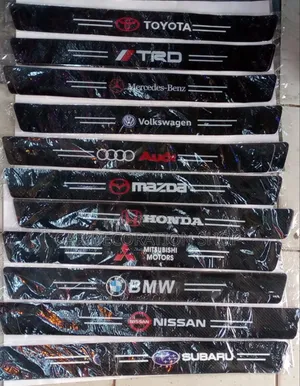 Carbon Fiber Pattern Door Step Scratch Stickerwith Car Logo