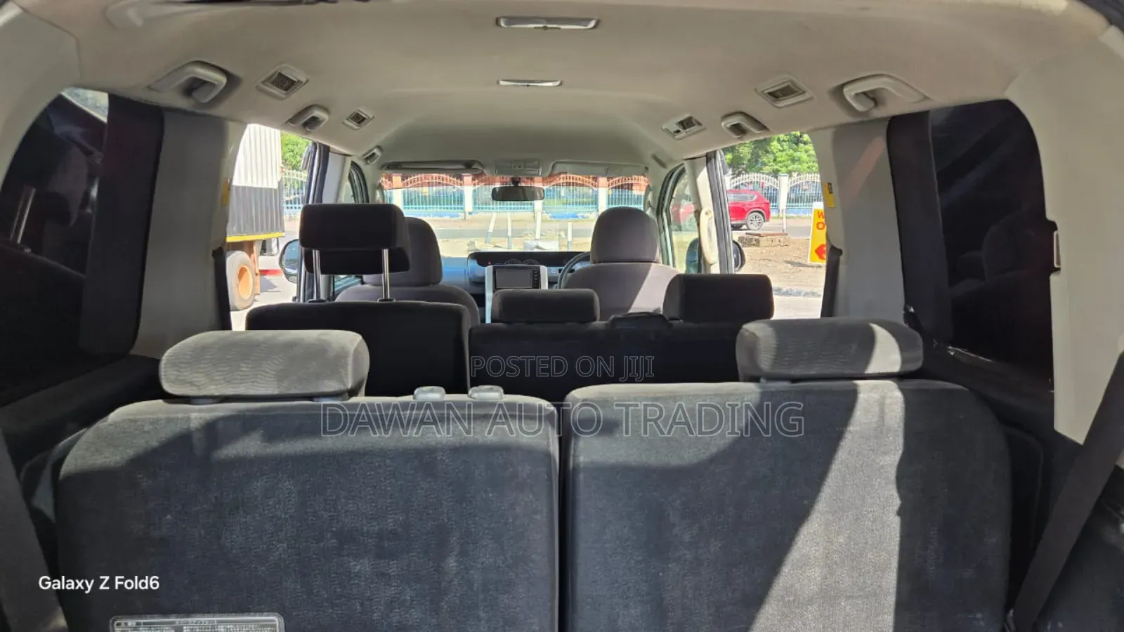 Toyota Noah 2012 Silver