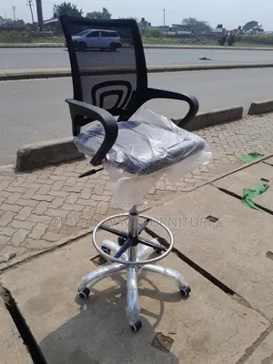 Comfortable Office Chair With Lift
