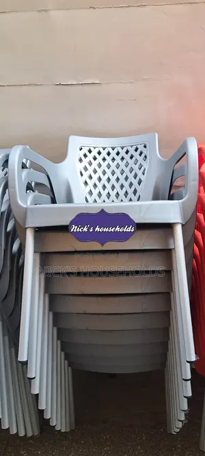 Light Gray Plastic Chair, Chairs With Heavy Duty Legs