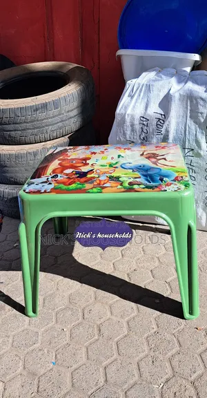 Jungle Green Kids Plastic Table With a Cartoon