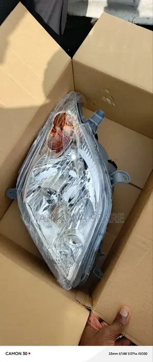 Toyota Ist Head Right