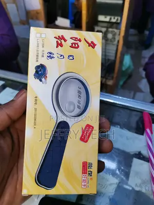 Handheld Magnifying Glass