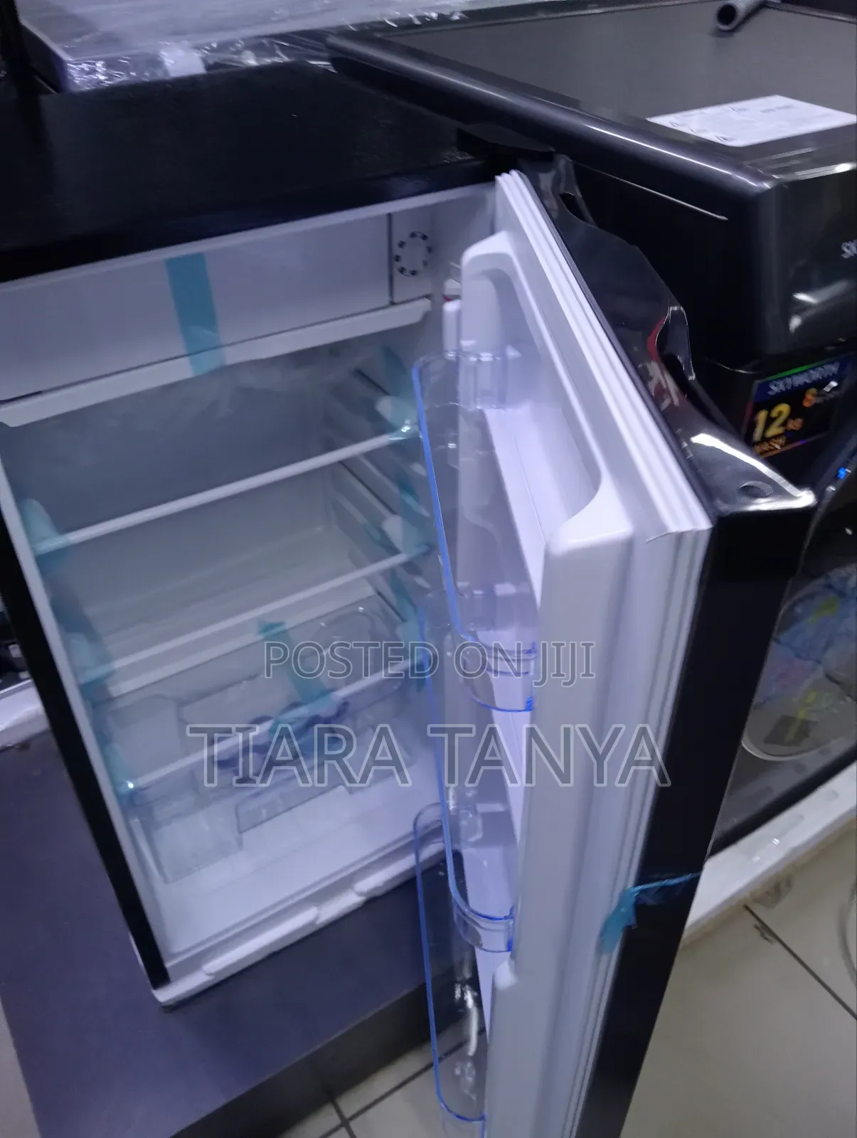 Von Varm-11dhs Mini Fridge 90l - Silver