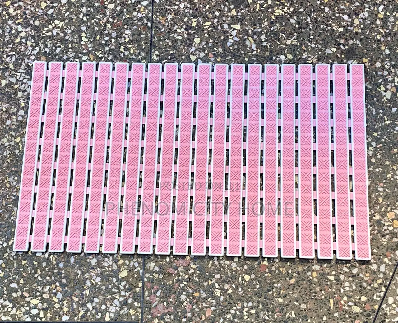 Pinkish Linear Design Shower Room Mats
