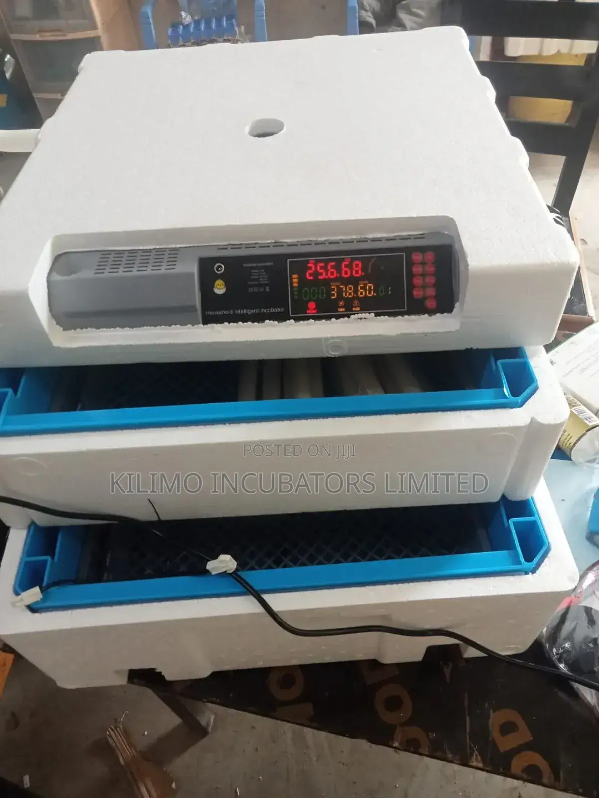 136 Eggs Incubator